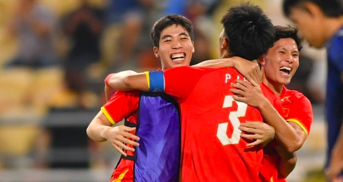 คืนที่มืดมิดของ ทีมชาติไทย : นำก่อน 2-0 แต่ต้านทานหัวใจเวียดนามไม่ไหว พ่าย 2-3 คาบ้าน