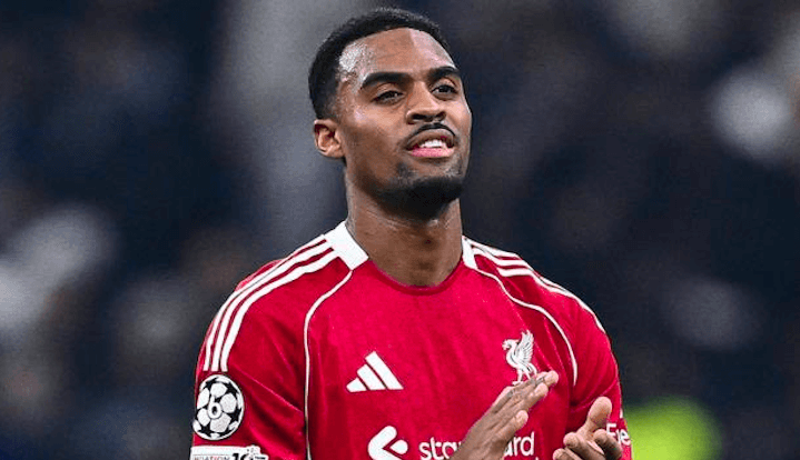 กราเฟนแบร์ก เขาตา ราชันชุดขาวเปิดหน้าแลก ยื่น 120 ล้านยูโร หวังเสริมทัพแดนกลาง