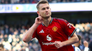 เดอ ลิกต์ กองหลังระดับโลกที่กุนซือ (อยู่) ไม่เคยยืนยาว