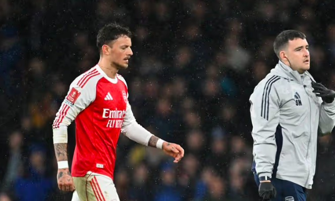 อาร์เซนอล แผงกลางขาดสมดุล: ไร้เงา กัปตันโอเดการ์ด