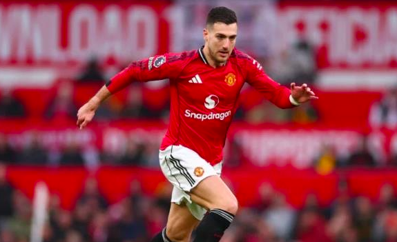 คำทำนายที่เป็นจริง ! เมื่อ ดาโลต์ ก้าวข้ามบทบาทรุ่นน้อง สู่พี่เลี้ยงคนสำคัญของ "เบนจามิน เซสโก้" ในทัพปีศาจแดง