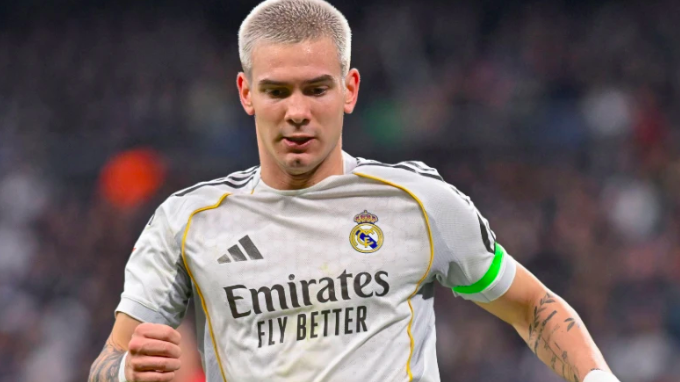 จากเพชรยอดมงกุฎสู่ตัวสำรอง: ทำไม มาสแตนตัวโน ถึงต้องใช้ "นิโก้ ปาซ โมเดล" เพื่ออนาคตในถิ่นชุดขาว