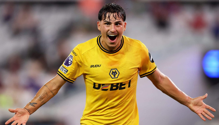 โกเมส ชูชัยเหนือหงส์ “ค่ำคืนเหลือเชื่อ” ของวูล์ฟส์