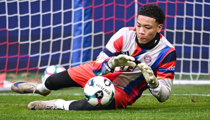 เลโอนาร์ด เพรสคอตต์ โกลวัย 16 ปี ของเสือใต้ เฝ้าเสา ดวล อตาลันต้า