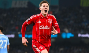 ทำไม Elliot Anderson ถึงเลือก แมนฯ ซิตี้ มากกว่า แมนฯ ยูไนเต็ด? เจาะลึกจุดเปลี่ยนอำนาจลูกหนังเมืองแมนฯ