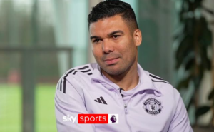 ห้องแต่งตัวระส่ำ! แข้งแมนยูประสานเสียงรั้ง "คาเซมิโร่" หลังจ่ออำลาทีมช่วงซัมเมอร์ 2026