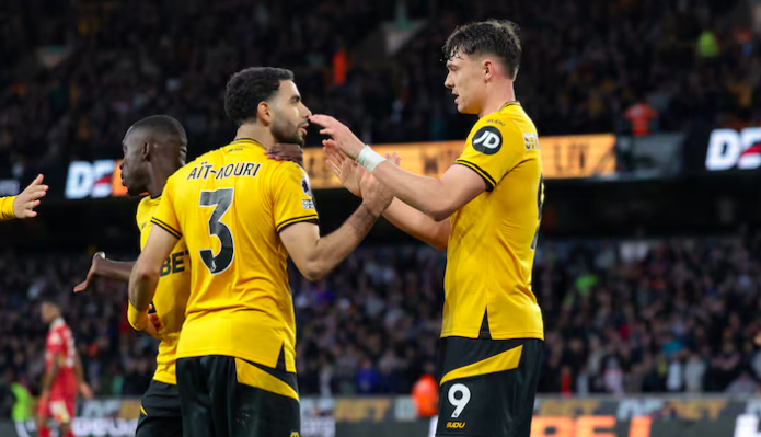 มากกว่าแค่ฟุตบอล! วูล์ฟแฮมป์ตัน กับ “วงกลมแห่งศรัทธา” กลยุทธ์กู้ใจแฟนบอลในวันที่แต้มเกือบเป็นศูนย์