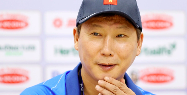 ยุคใหม่ทัพดาวทอง! คิม ซัง-ซิก กับภารกิจ "ล้างไพ่" ทีมชาติเวียดนาม พร้อมถล่มมาเลเซียในศึกศักดิ์ศรี