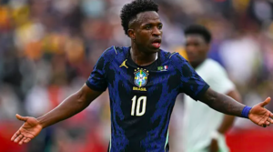 วิกฤตศรัทธาเซเลเซา! วินิซิอุส สอบตกบทจอมทัพคนใหม่ แฟนบอลบราซิลประสานเสียงเรียกหา "เนย์มาร์" กู้สถานการณ์