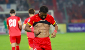 สยบทุกคำวิจารณ์! เหงียน ซวน ซอน ระเบิดฟอร์มทุบมาเลเซีย ทำตามคำสัญญา "31/3/2026" กู้ศรัทธาแฟนบอลเวียดนาม